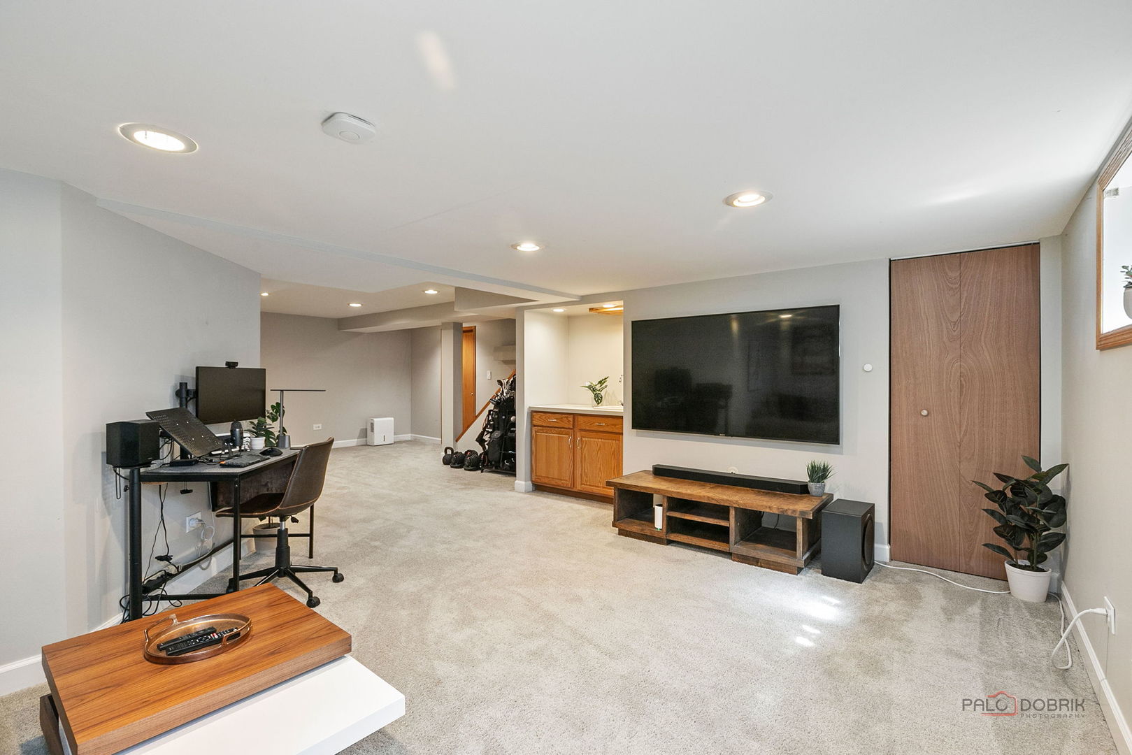 1327 London Court