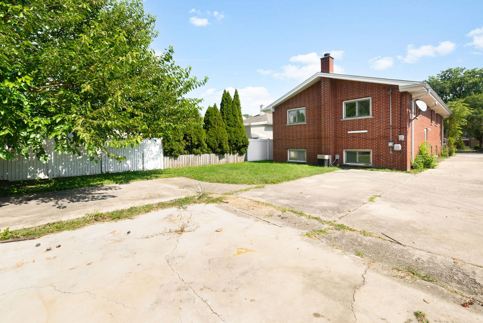 1410 N 34th Avenue