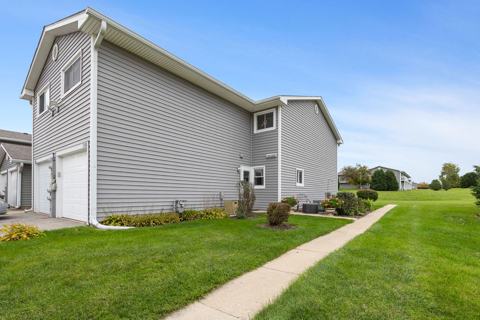 17438 W Walnut Lane