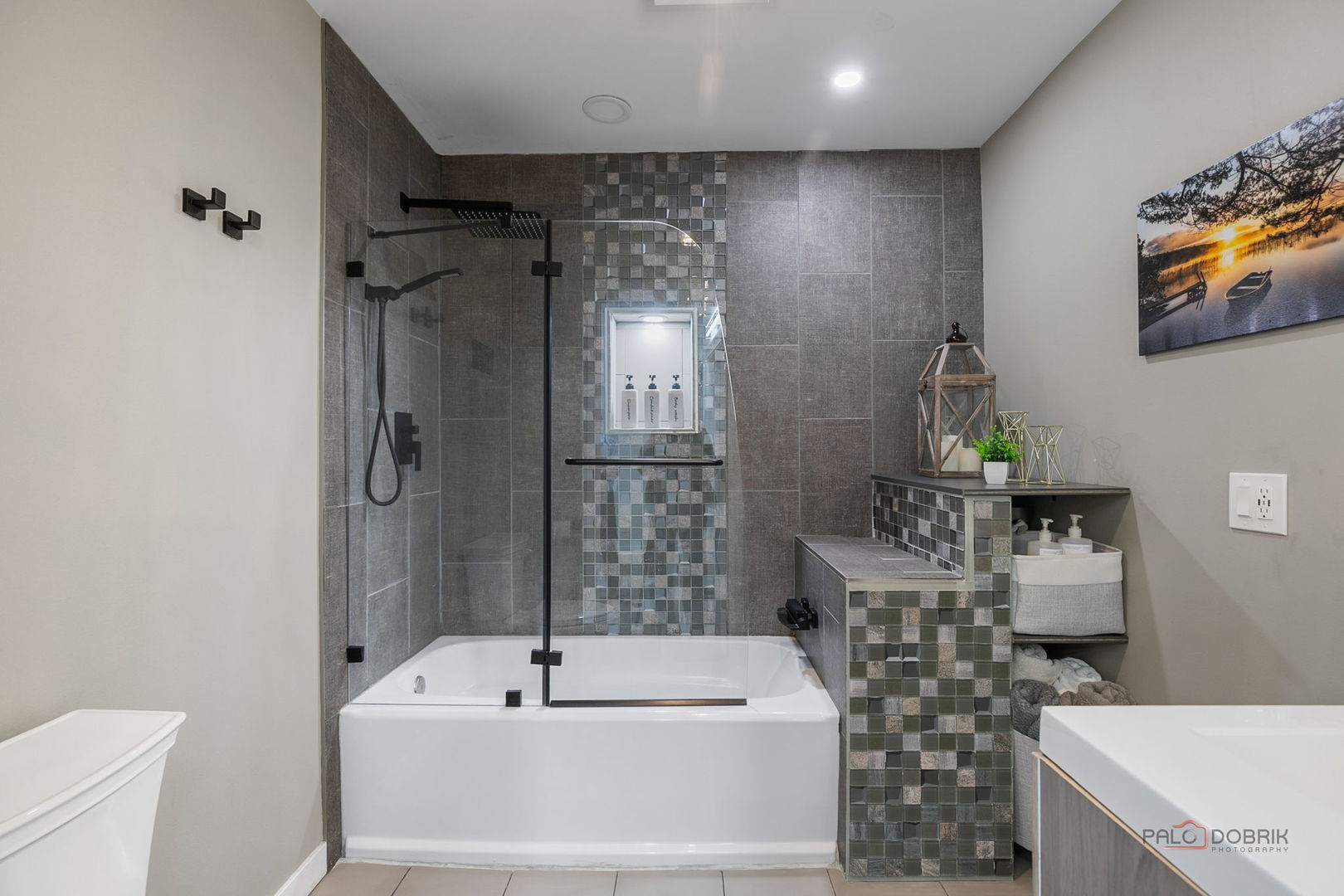 68 E Lakeview Avenue