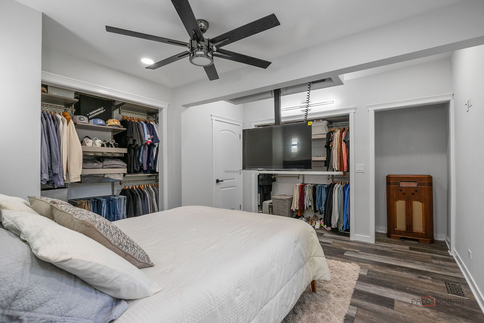 68 E Lakeview Avenue