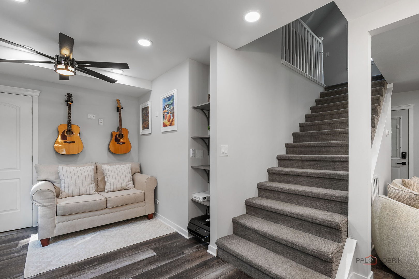 68 E Lakeview Avenue