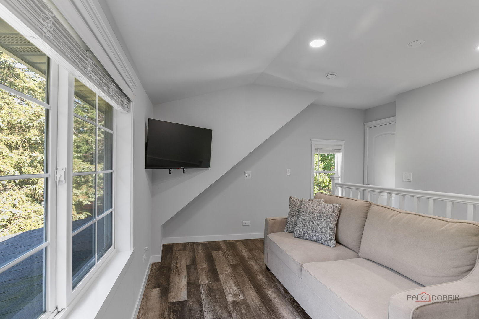 68 E Lakeview Avenue