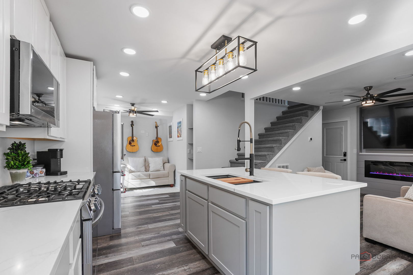 68 E Lakeview Avenue