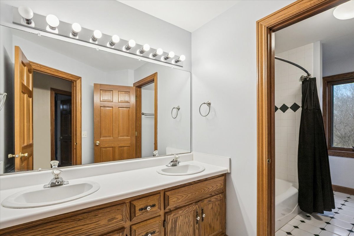 16693 W CHERRYWOOD Lane