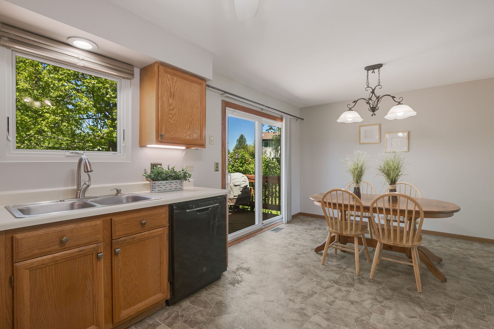 2212 Oak Leaf Court