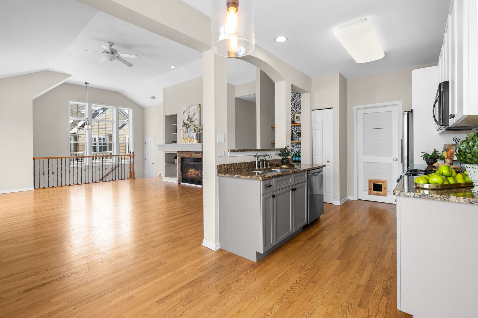 360 Promontory Lane Unit: B