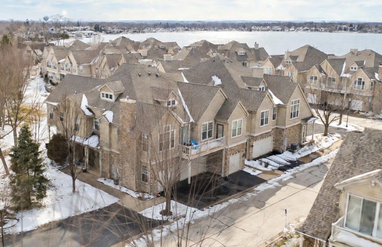 360 Promontory Lane Unit: B