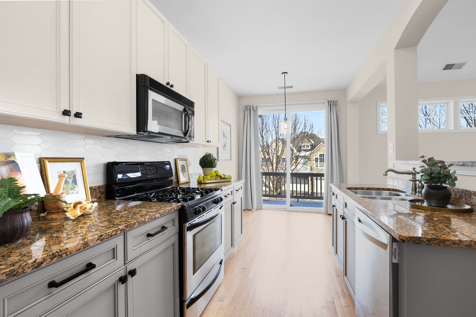 360 Promontory Lane Unit: B