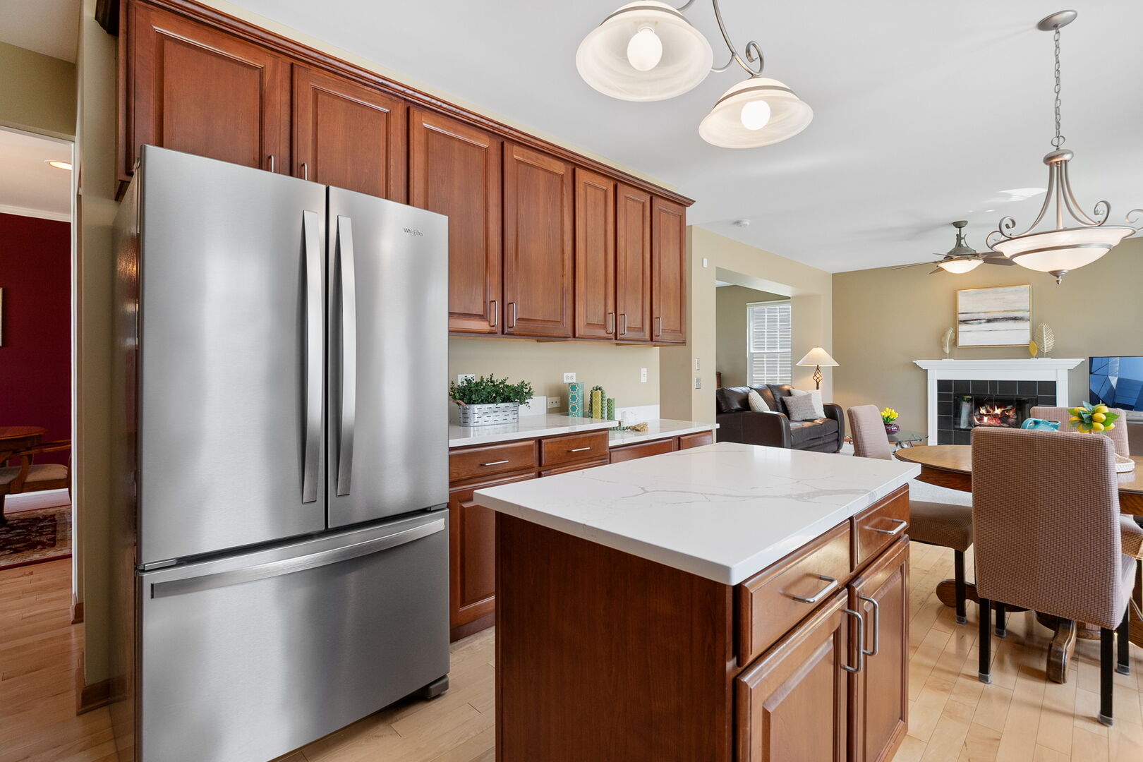 2311 W CASCADE Circle