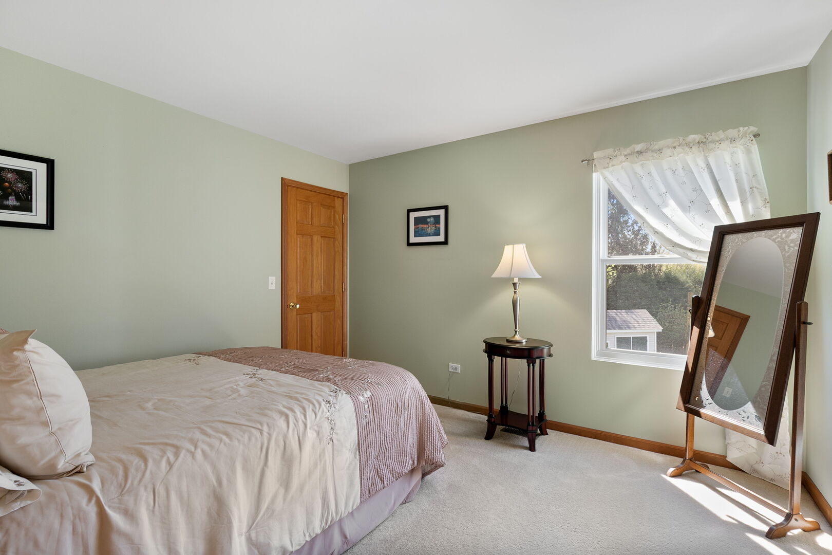 2311 W CASCADE Circle