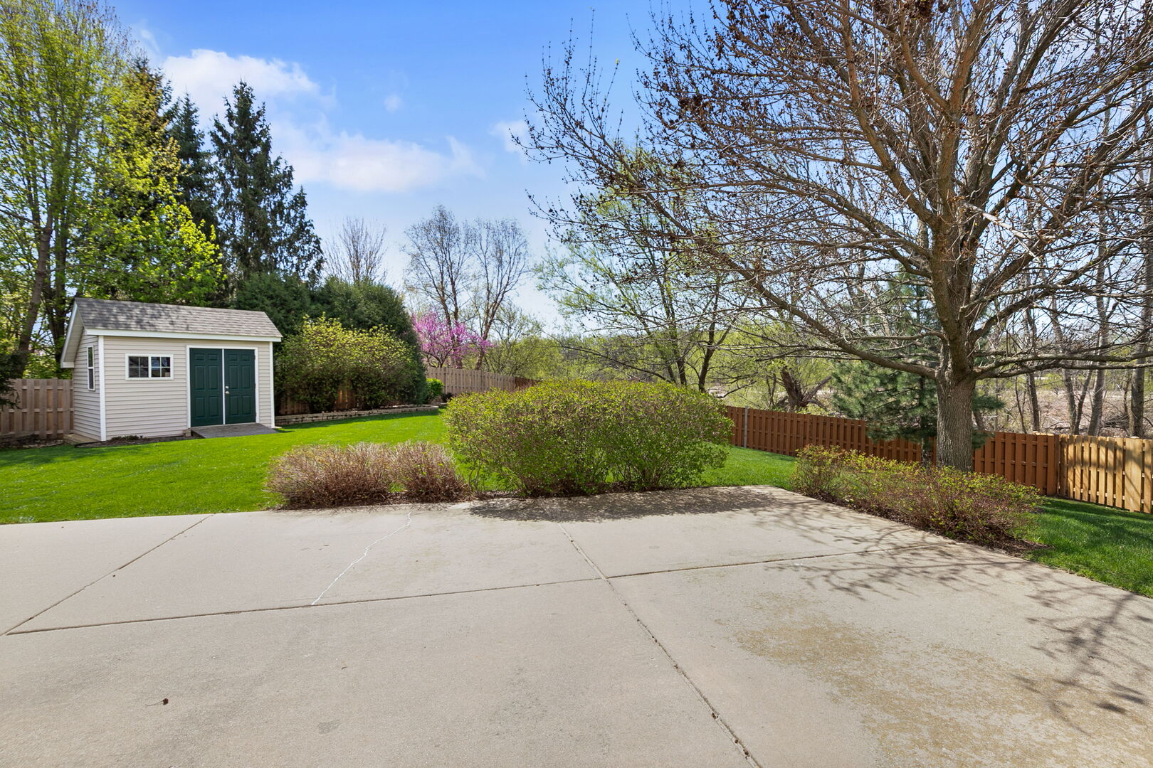 2311 W CASCADE Circle