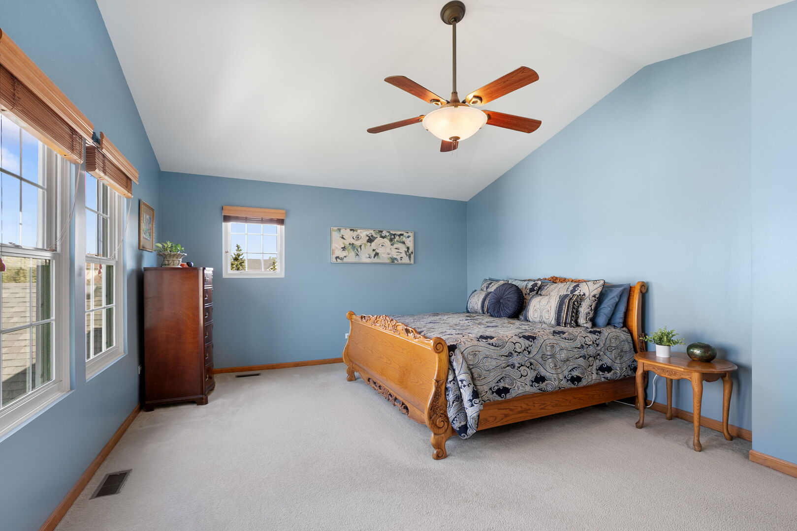 2311 W CASCADE Circle