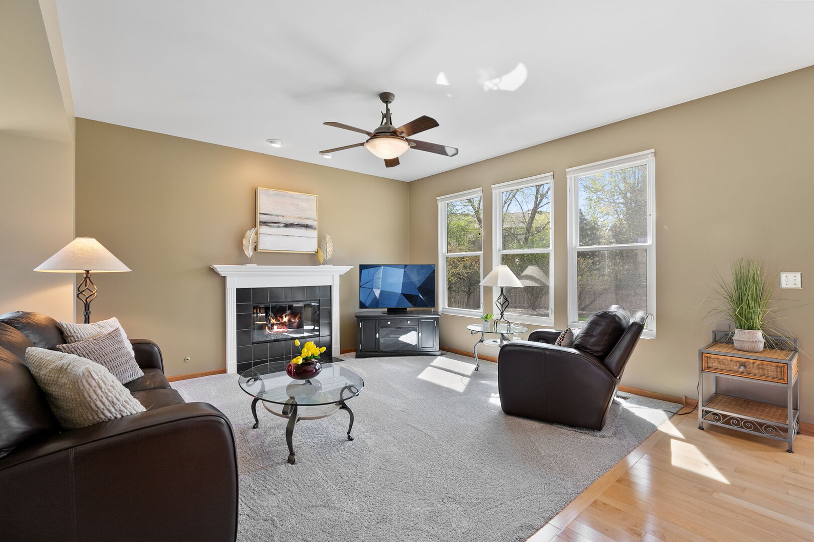 2311 W CASCADE Circle