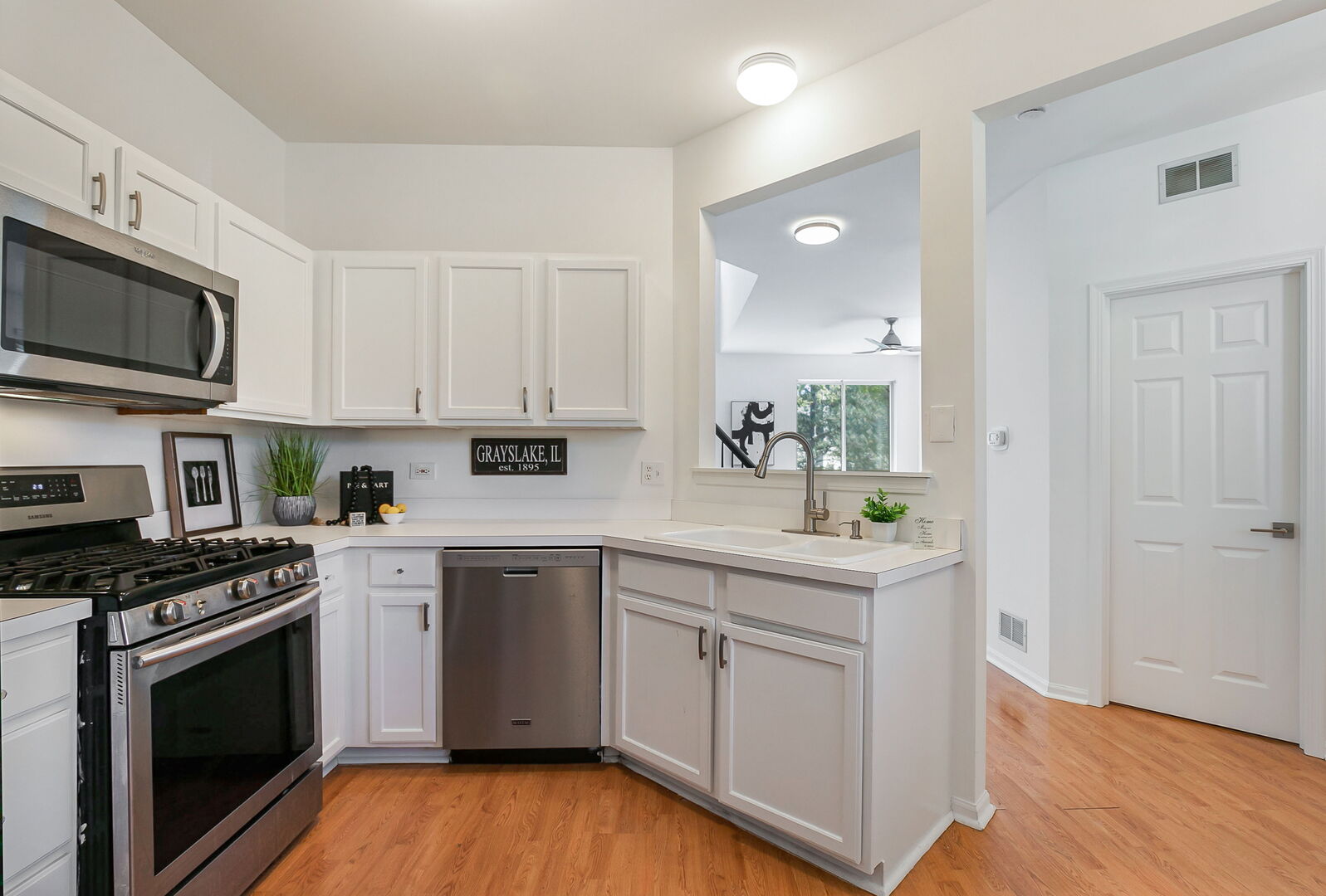 1431 Doolittle Lane