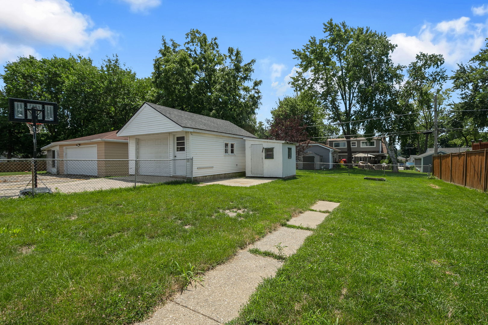 17931 W Gages Lake Road