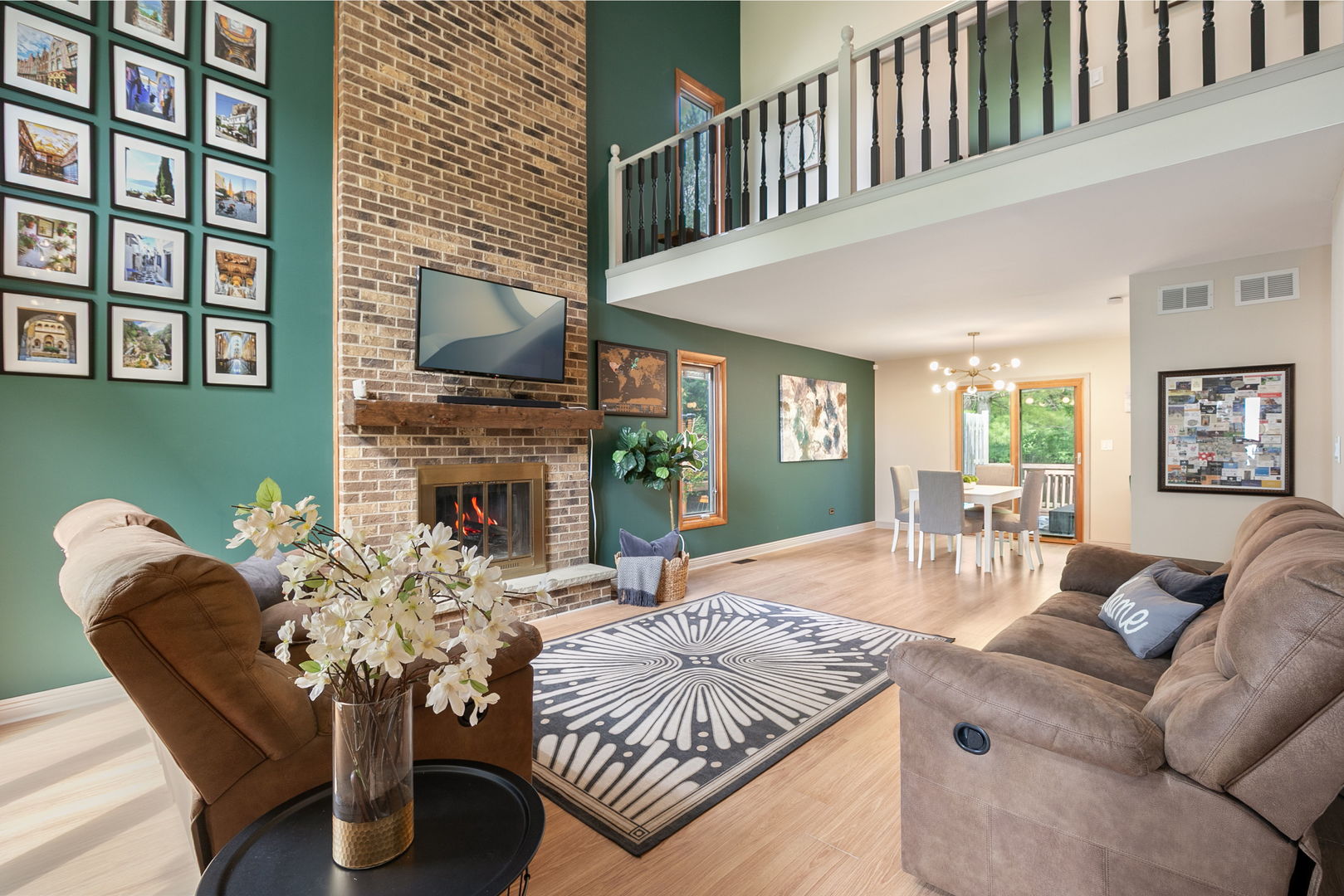 591 Roosevelt Court