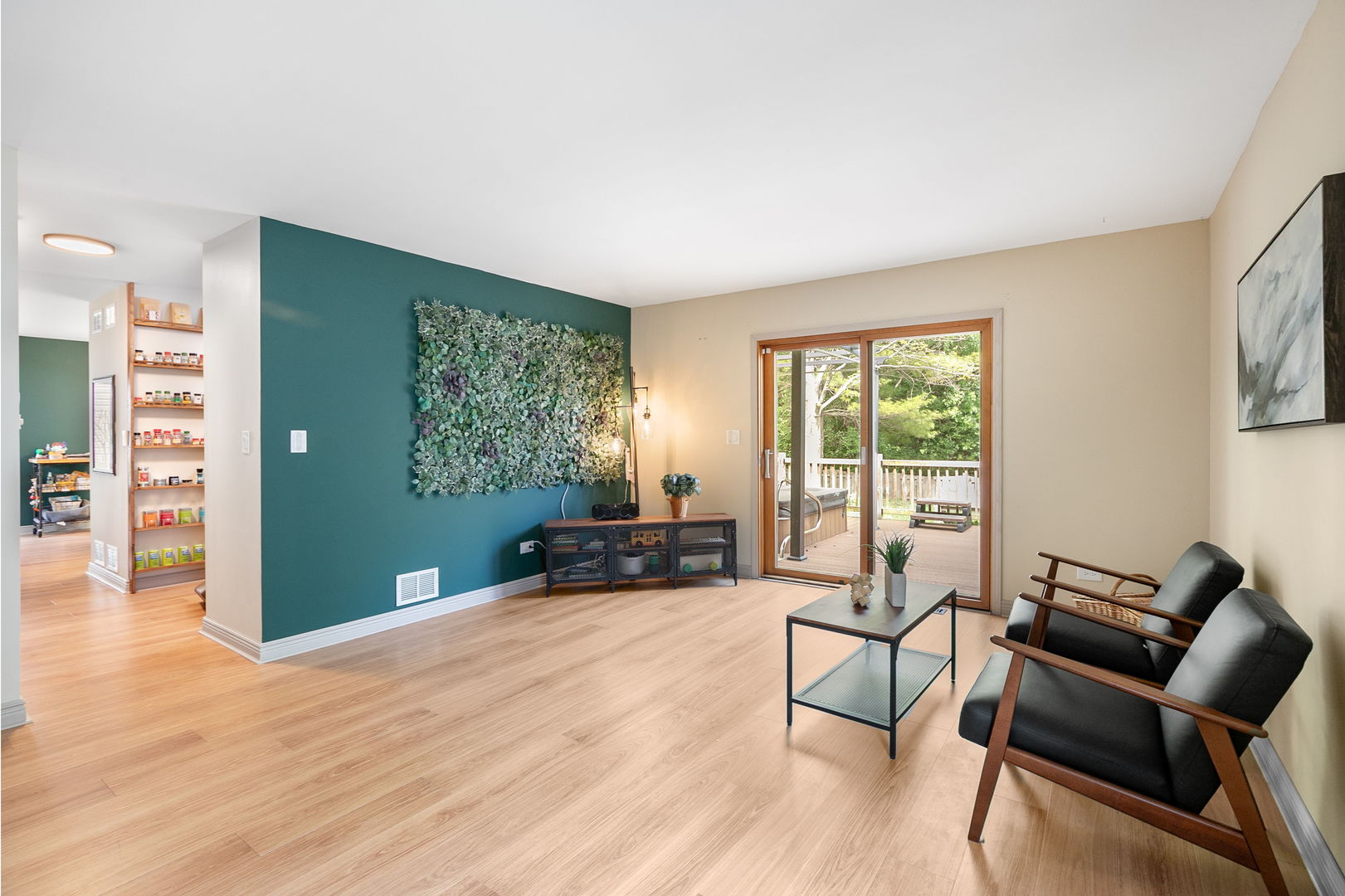 591 Roosevelt Court