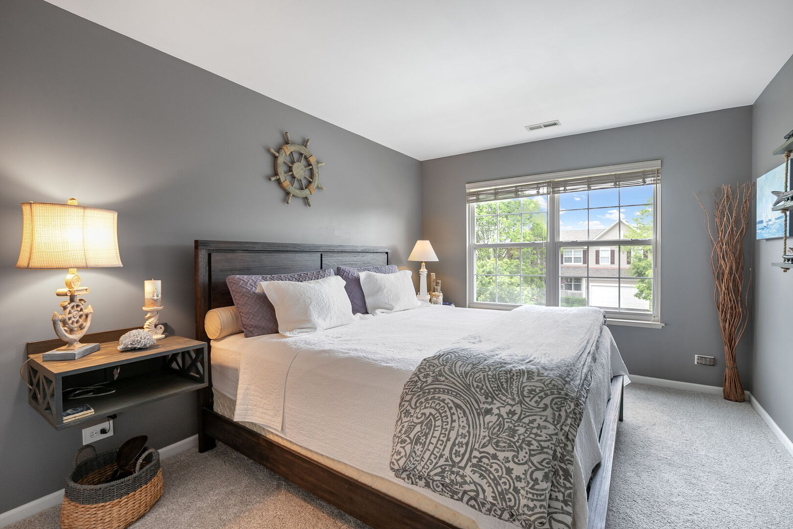 2637 W Autumn Drive