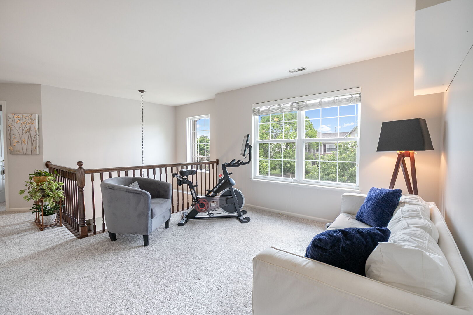 2637 W Autumn Drive