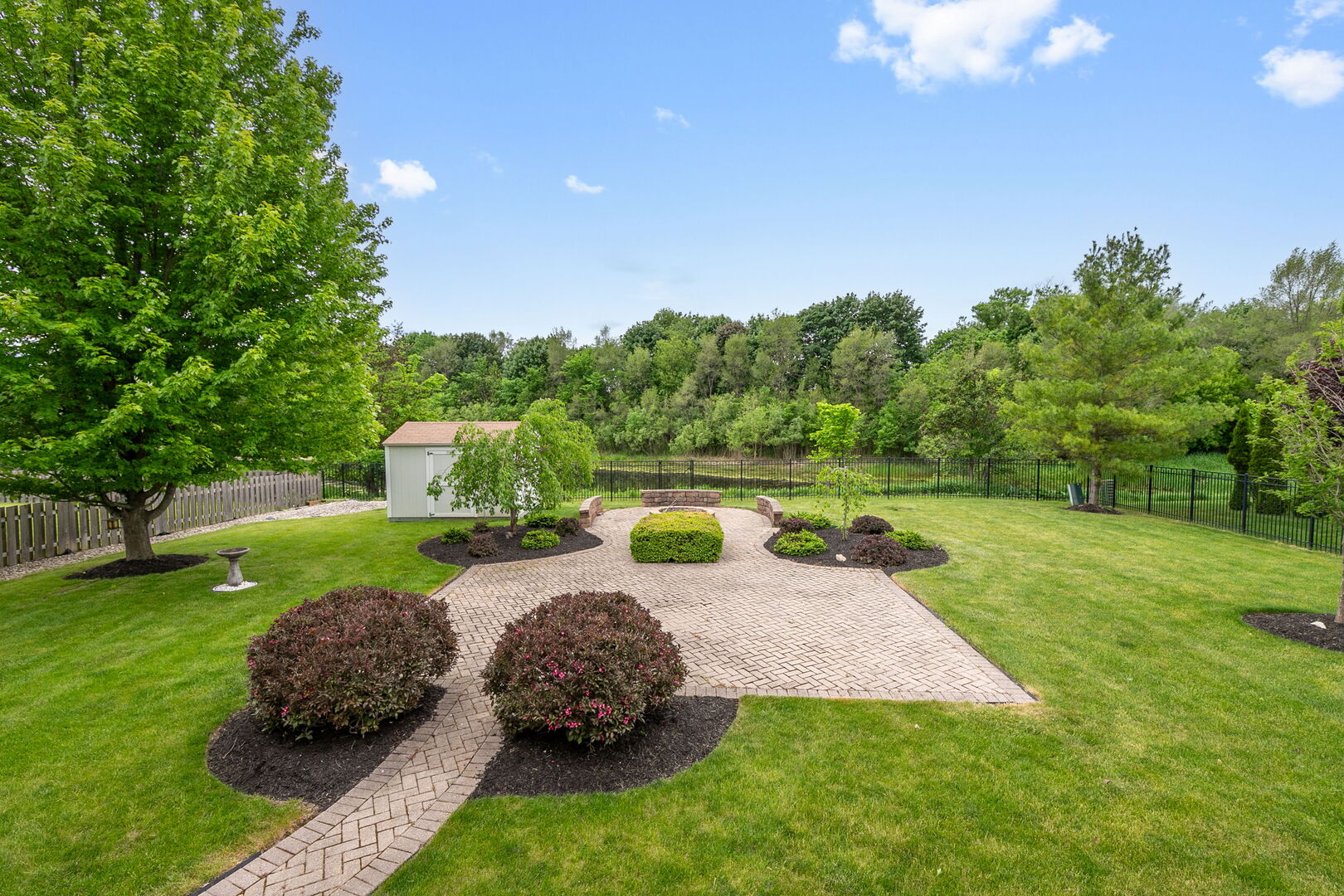 2637 W Autumn Drive