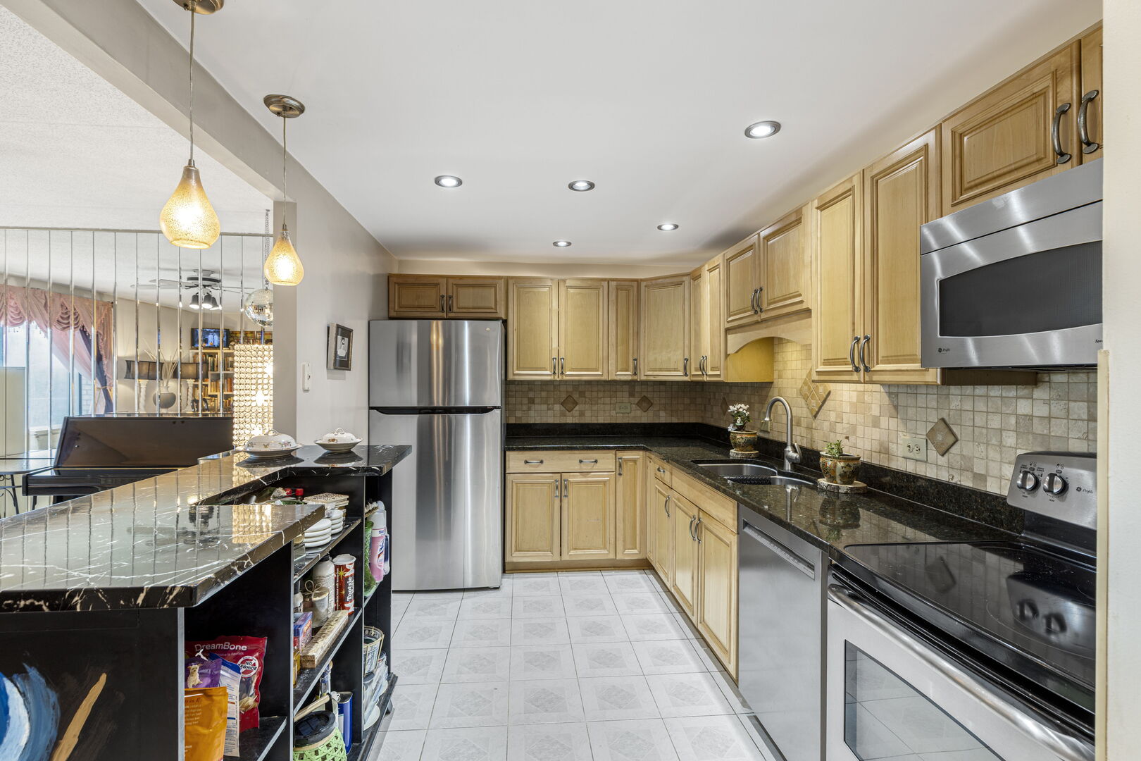 9731 N FOX GLEN Drive Unit: 4C