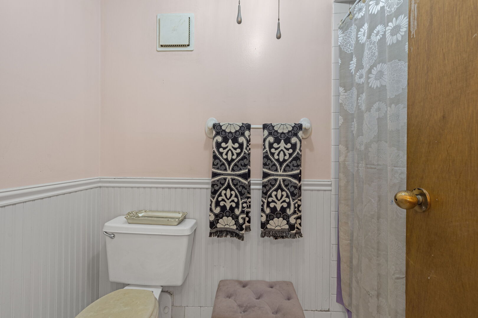 9731 N FOX GLEN Drive Unit: 4C