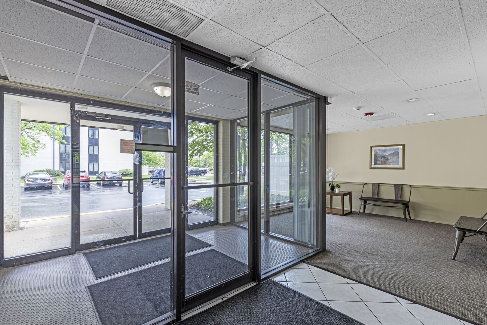 9731 N FOX GLEN Drive Unit: 4C