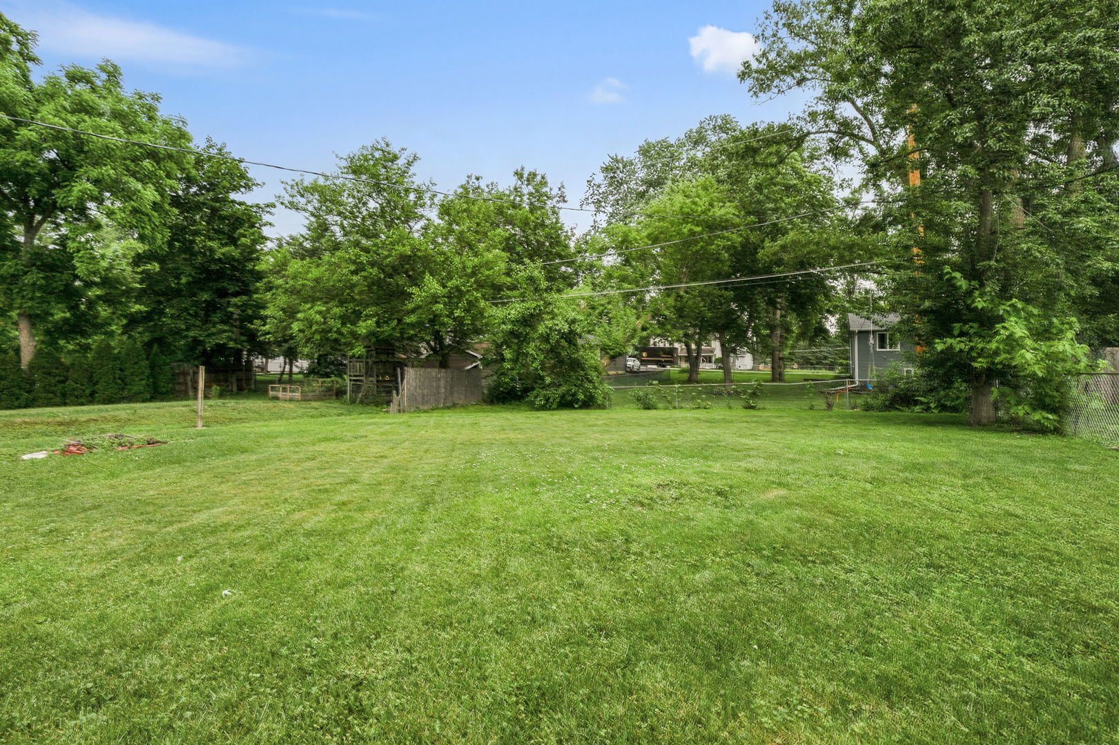 36889 N OAKWOOD Drive