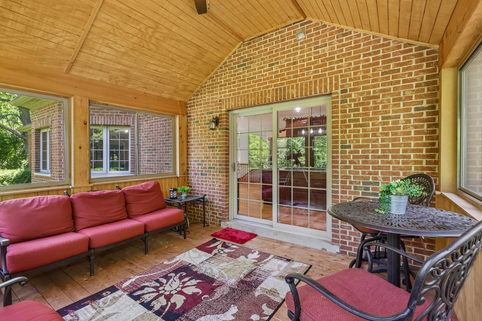 1551 Thorneberry Court