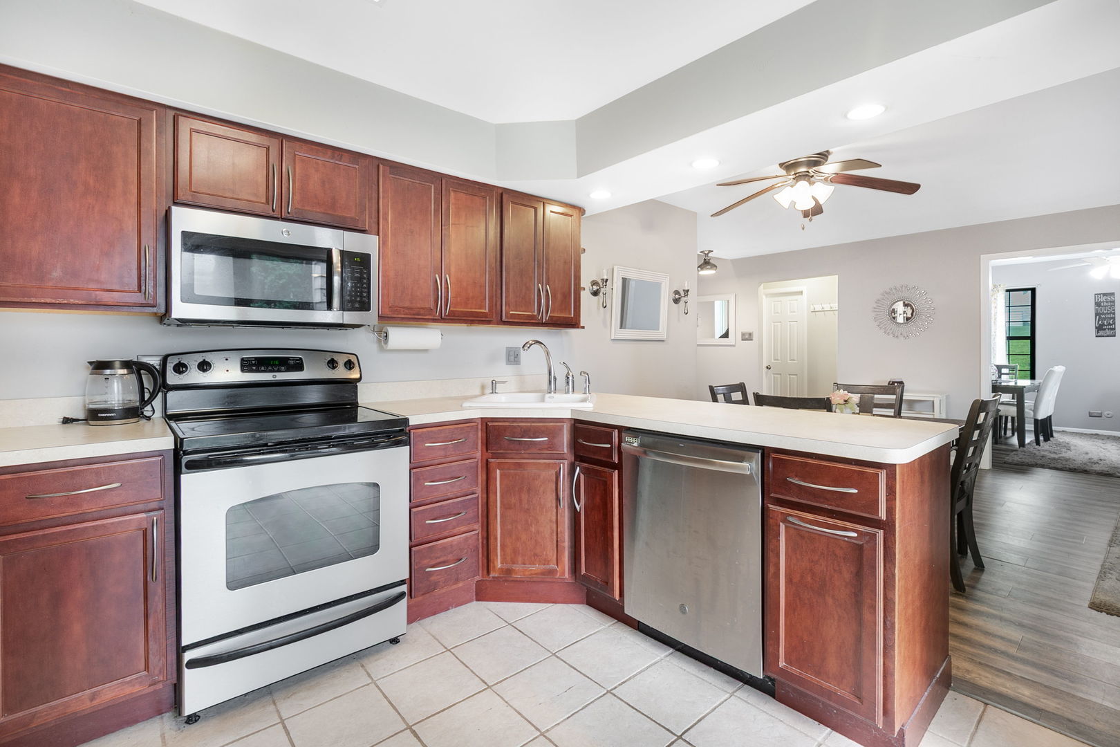 736 Glen Way Unit: 736