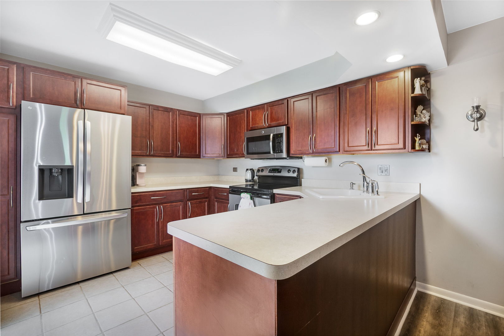 736 Glen Way Unit: 736