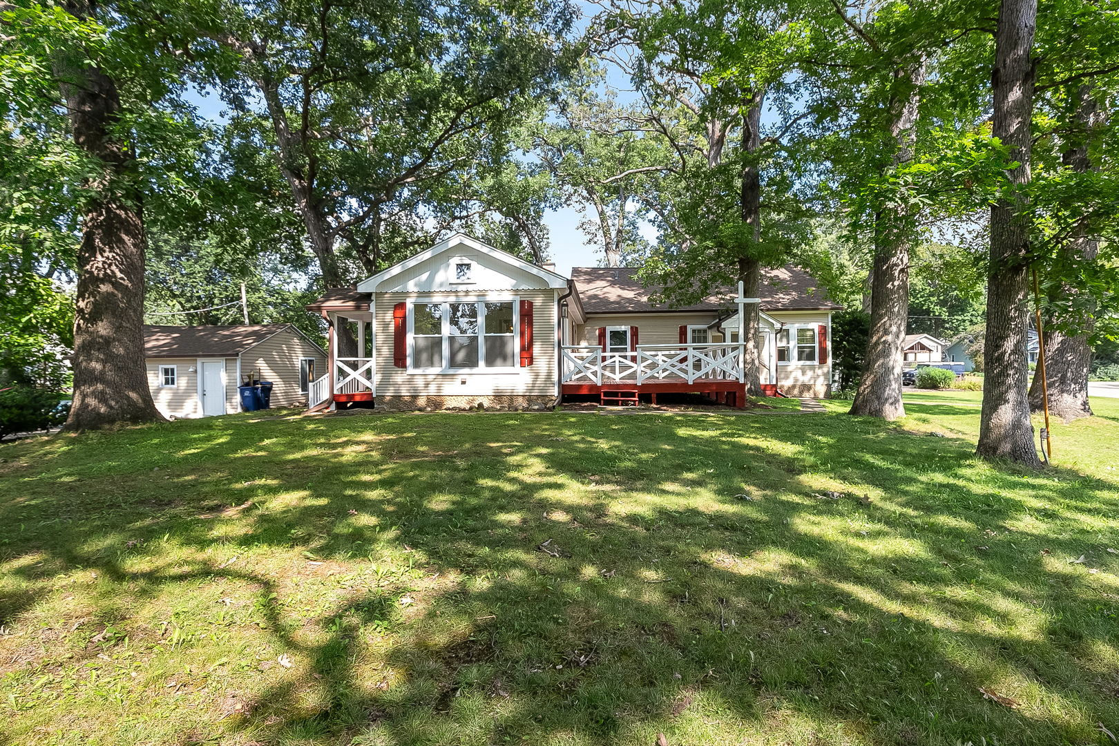 33945 N PROSPECT Drive