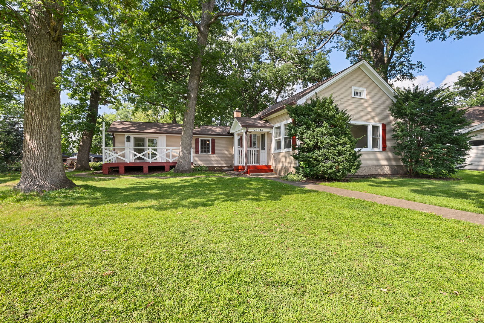 33945 N PROSPECT Drive