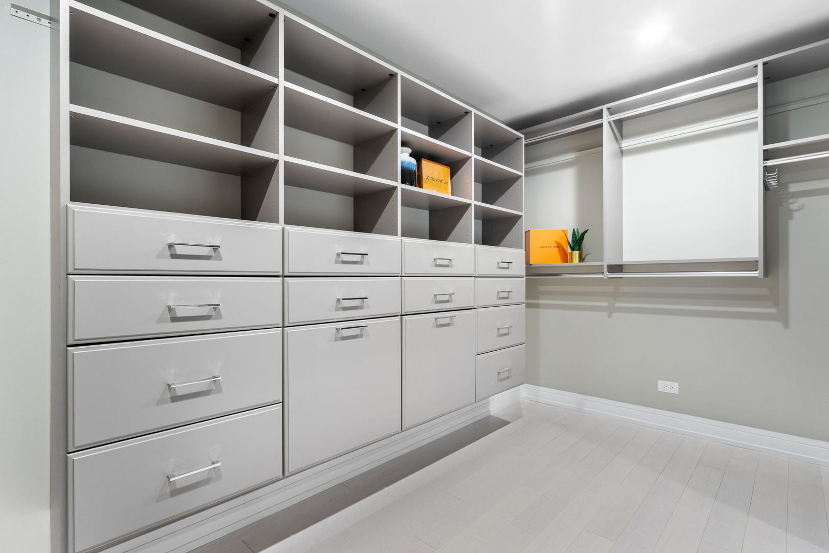 1001 W Madison Street Unit: 710