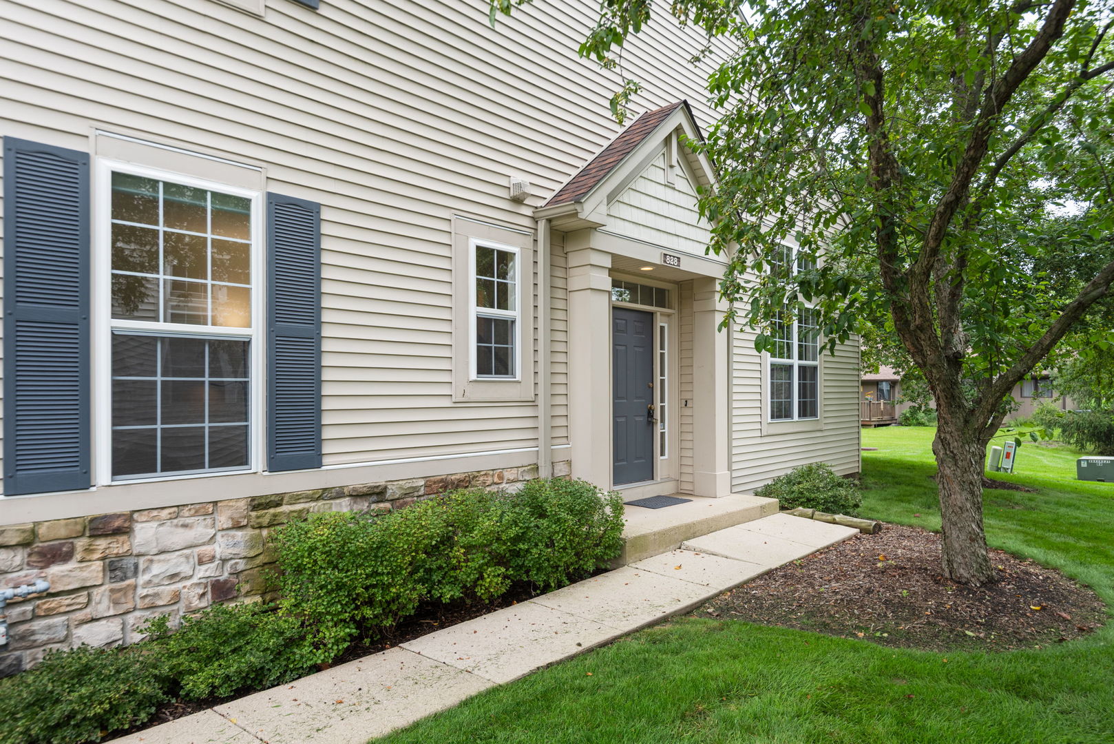 828 Amelia Court
