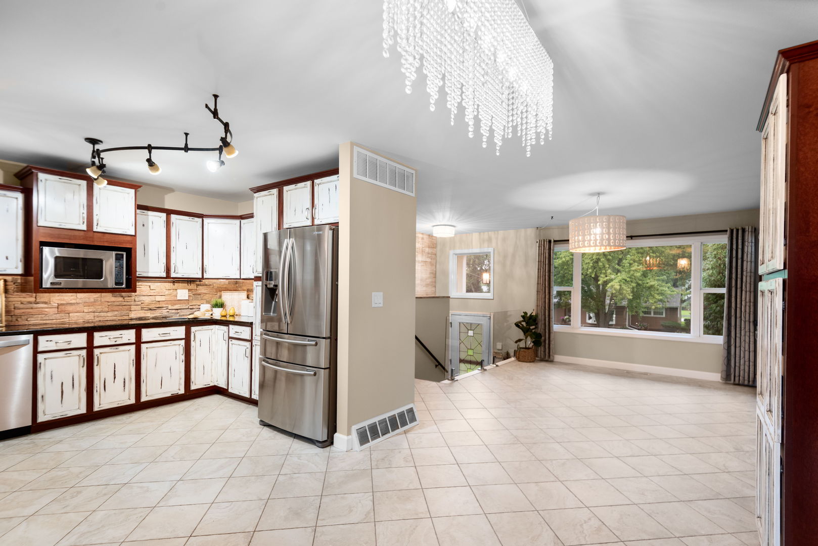 1817 ELMWOOD Drive