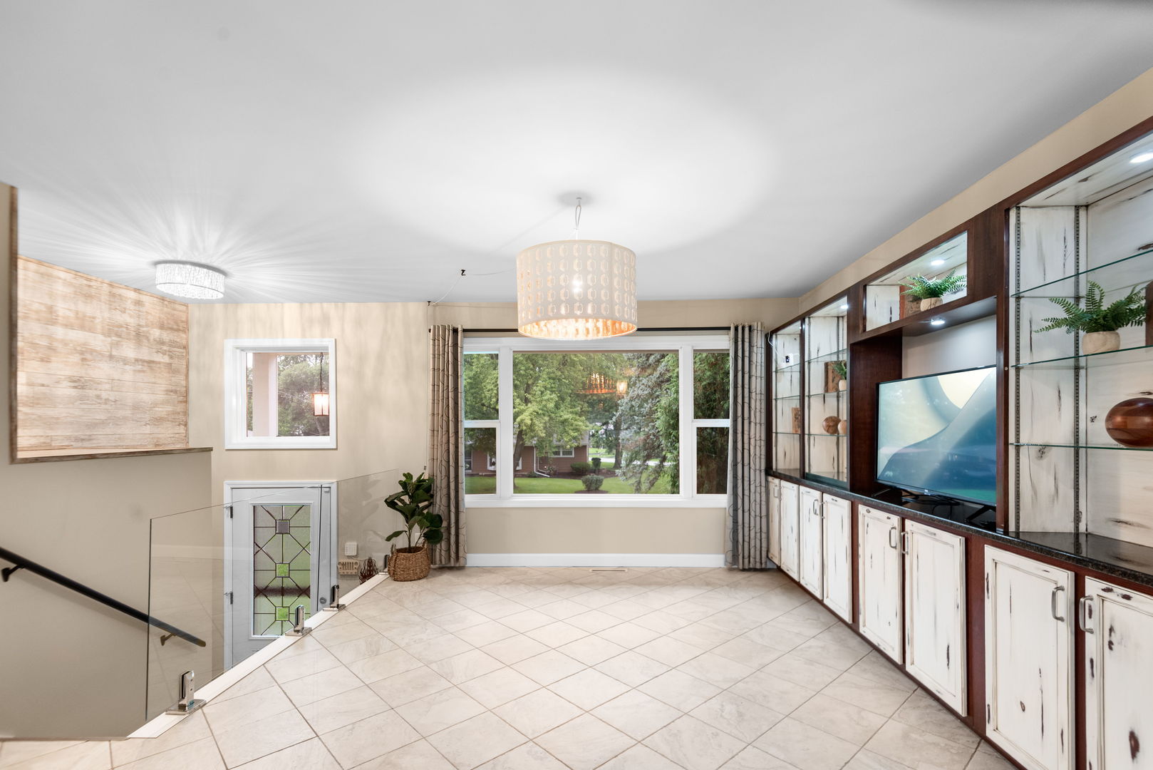 1817 ELMWOOD Drive
