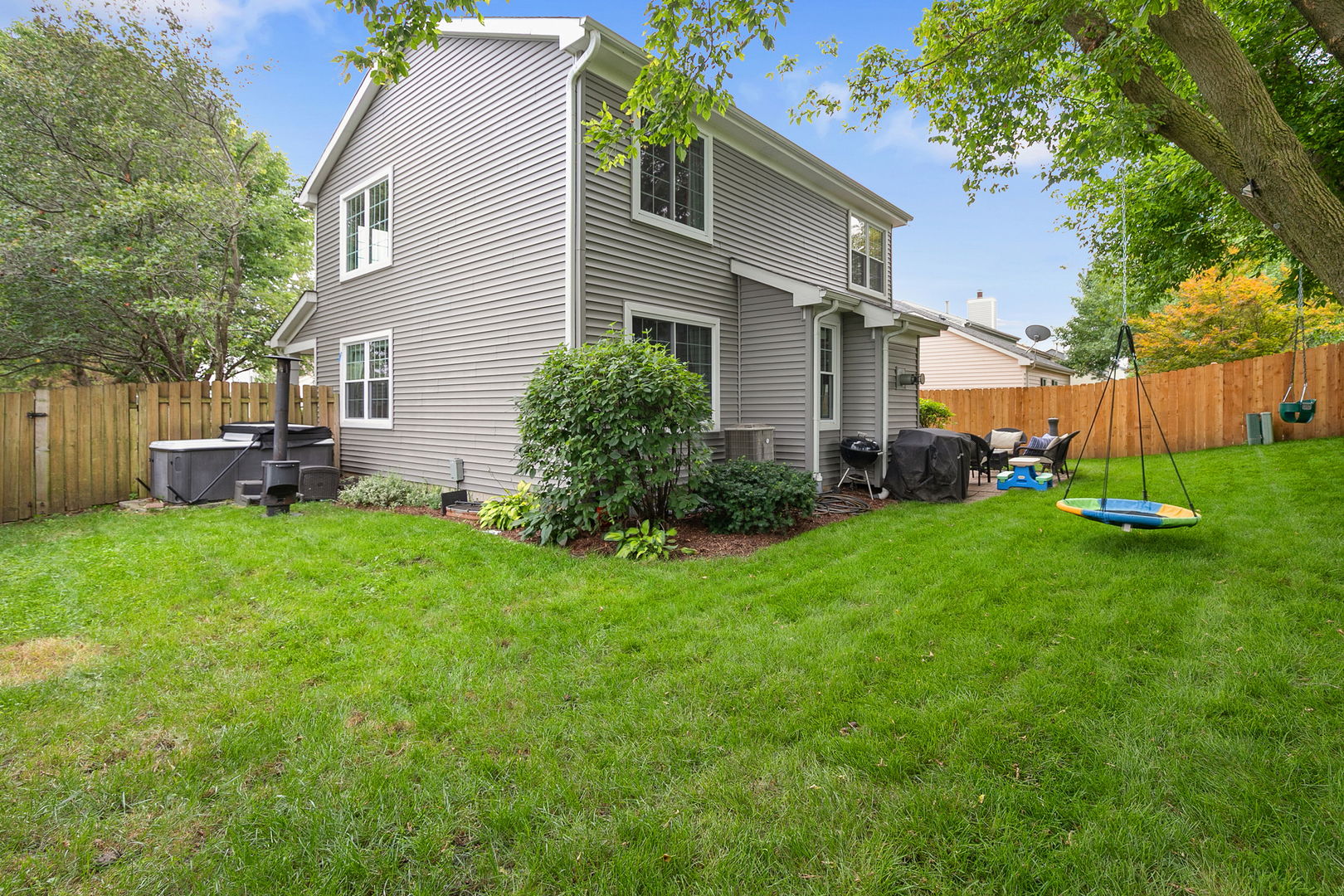 490 CAMBRIDGE Drive