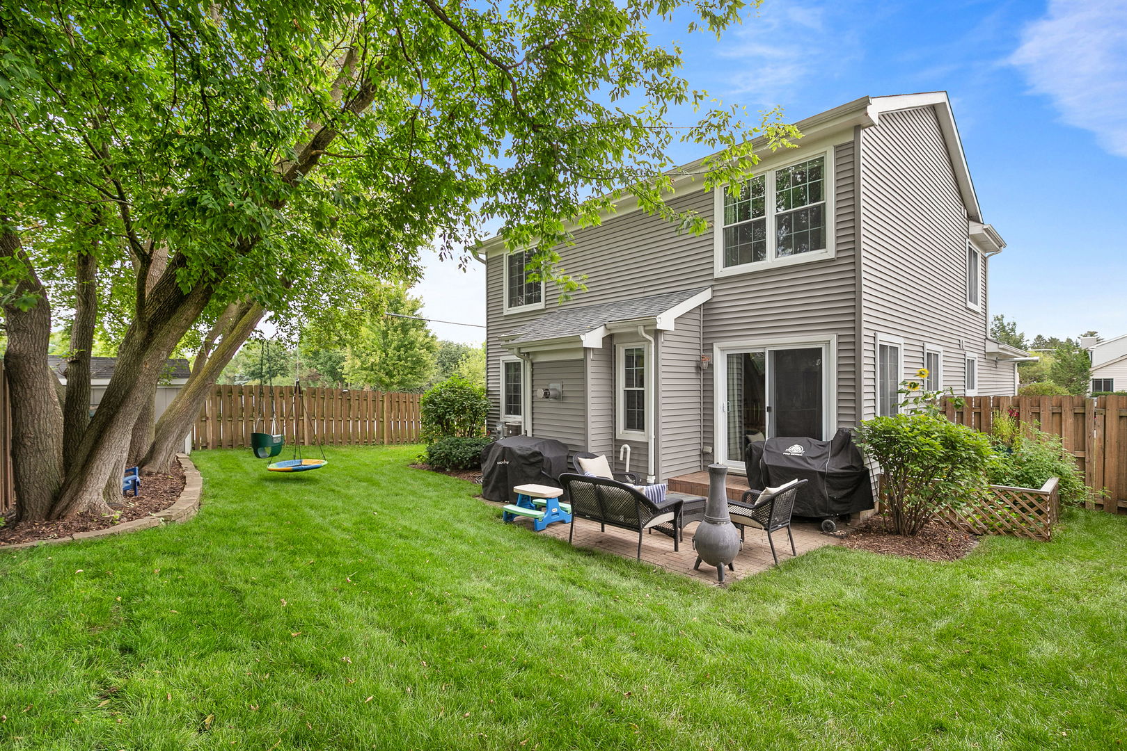 490 CAMBRIDGE Drive