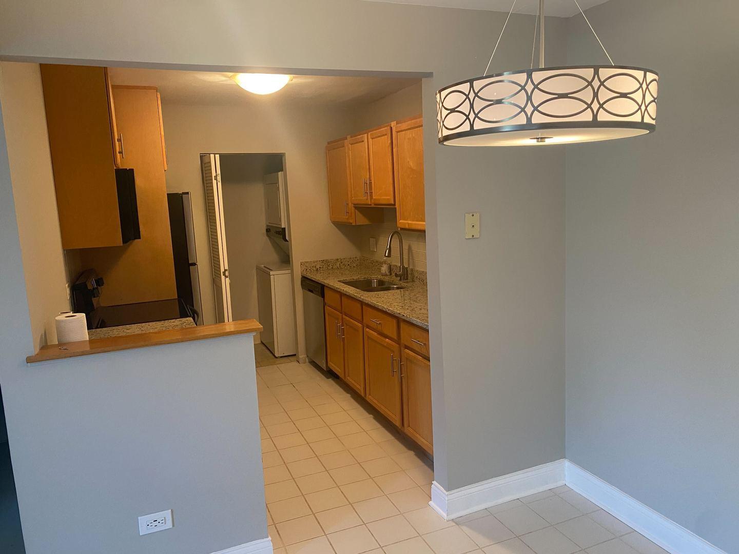 980 N Lakeside Drive Unit: 1B