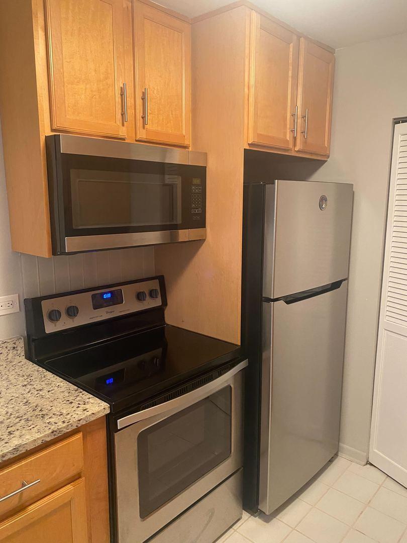 980 N Lakeside Drive Unit: 1B