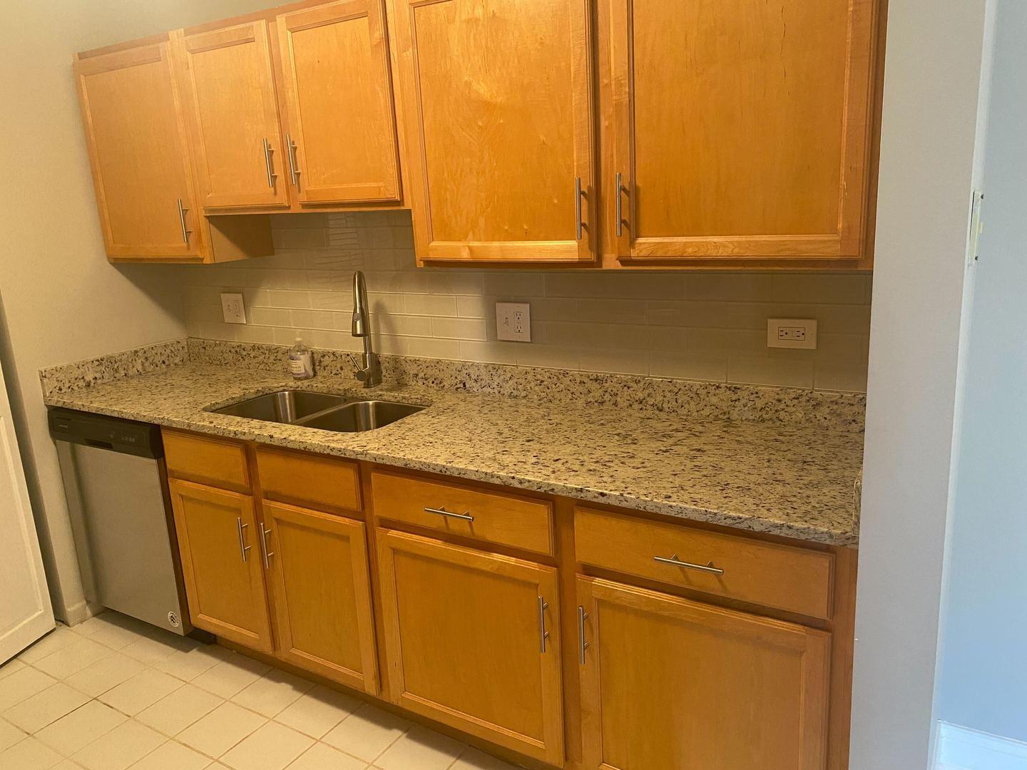 980 N Lakeside Drive Unit: 1B
