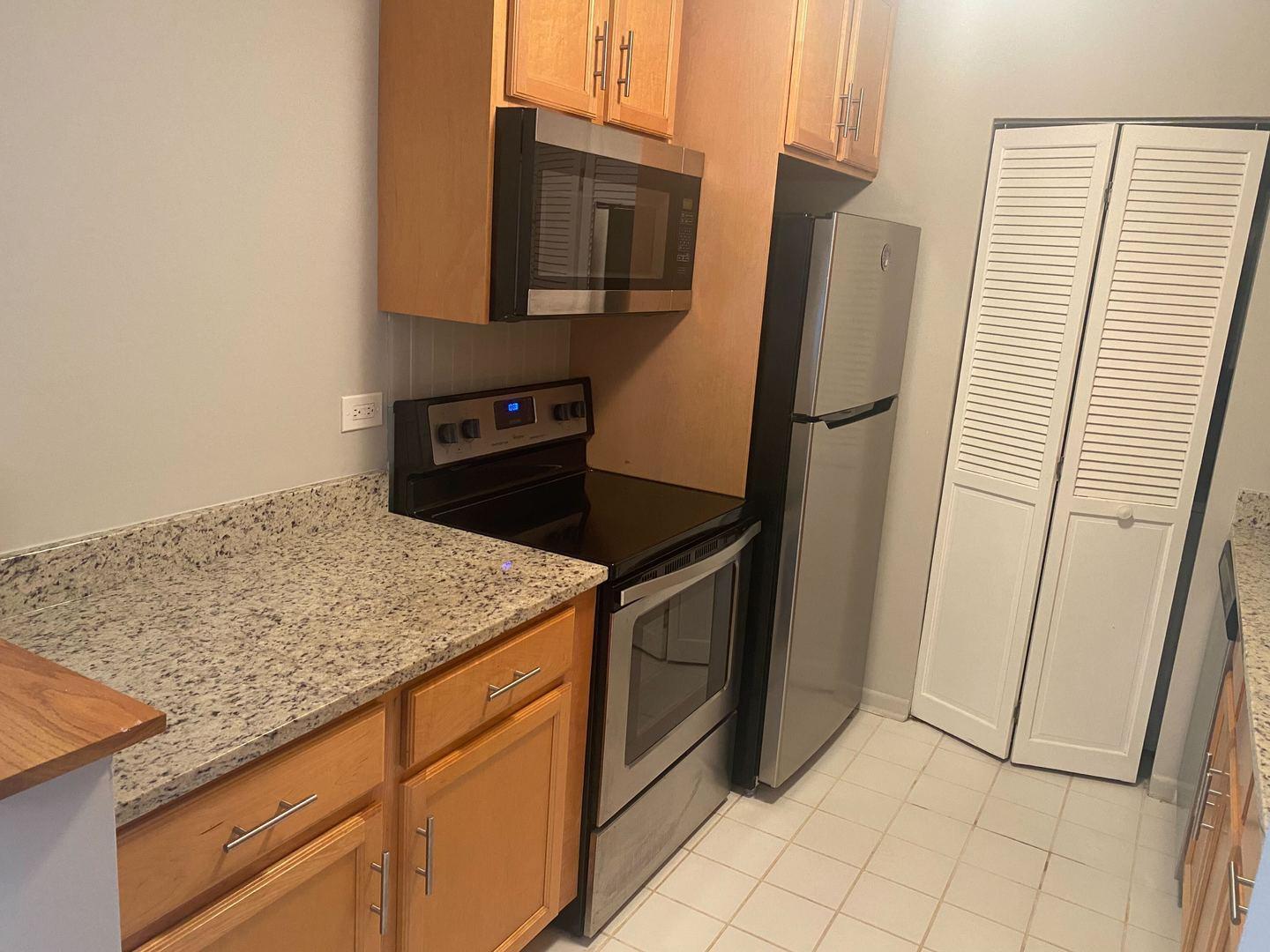 980 N Lakeside Drive Unit: 1B