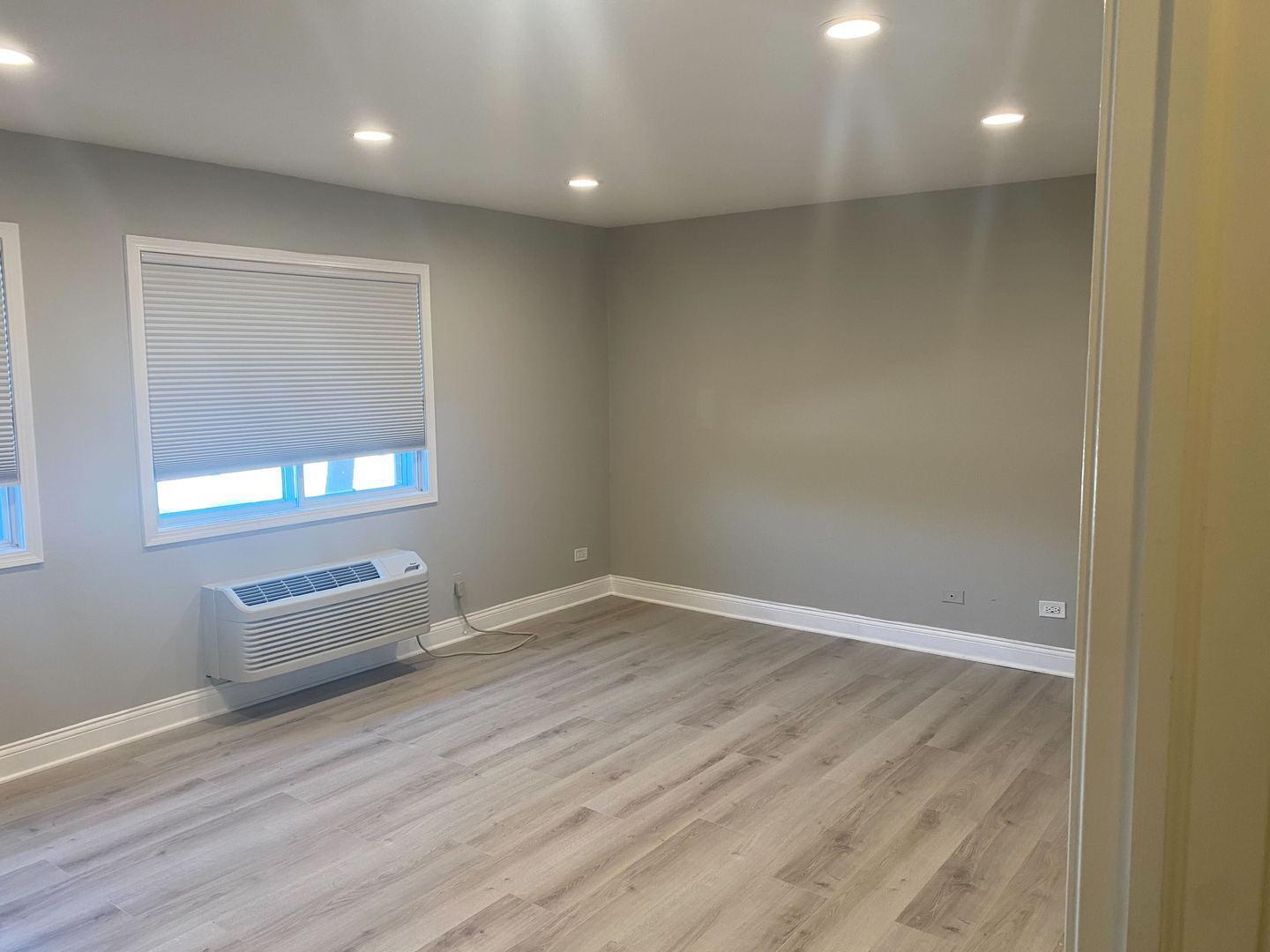 980 N Lakeside Drive Unit: 1B