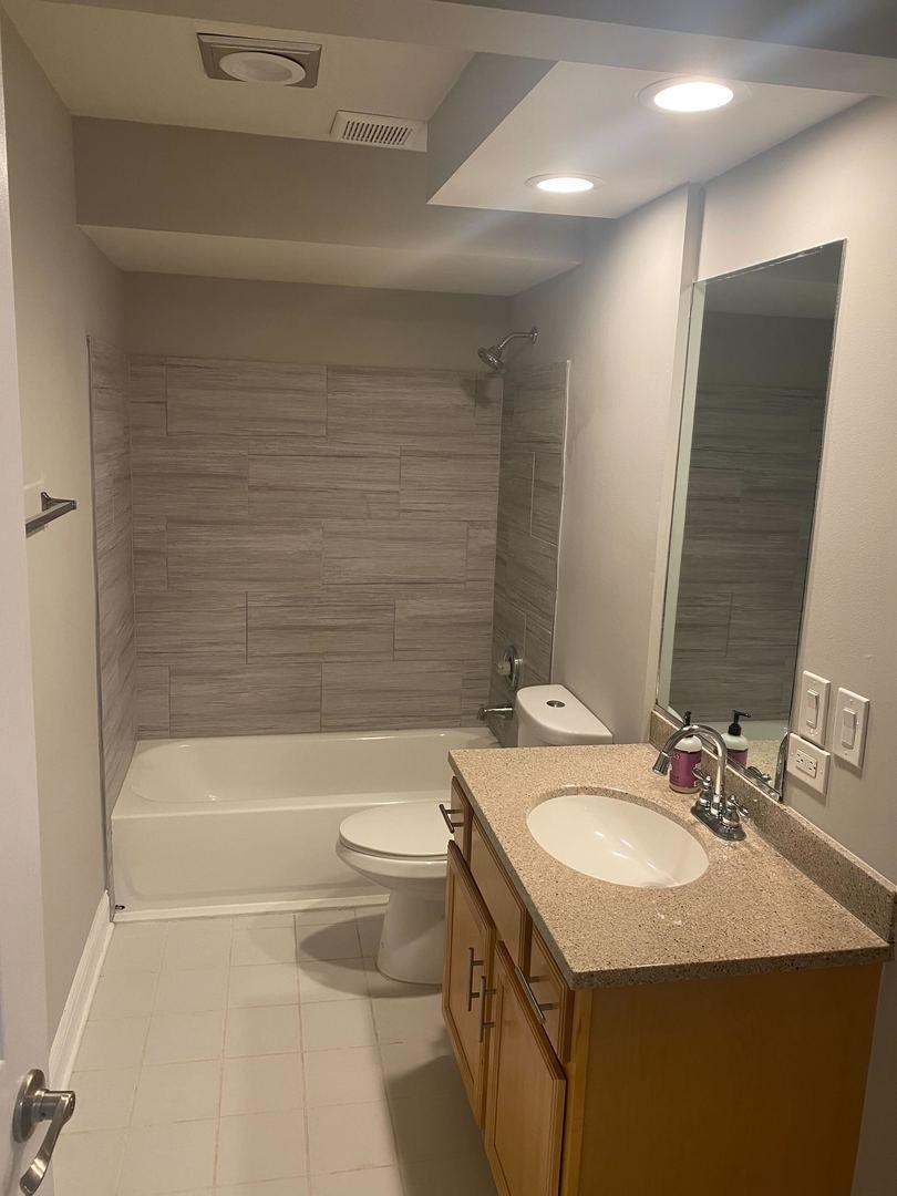 980 N Lakeside Drive Unit: 1B
