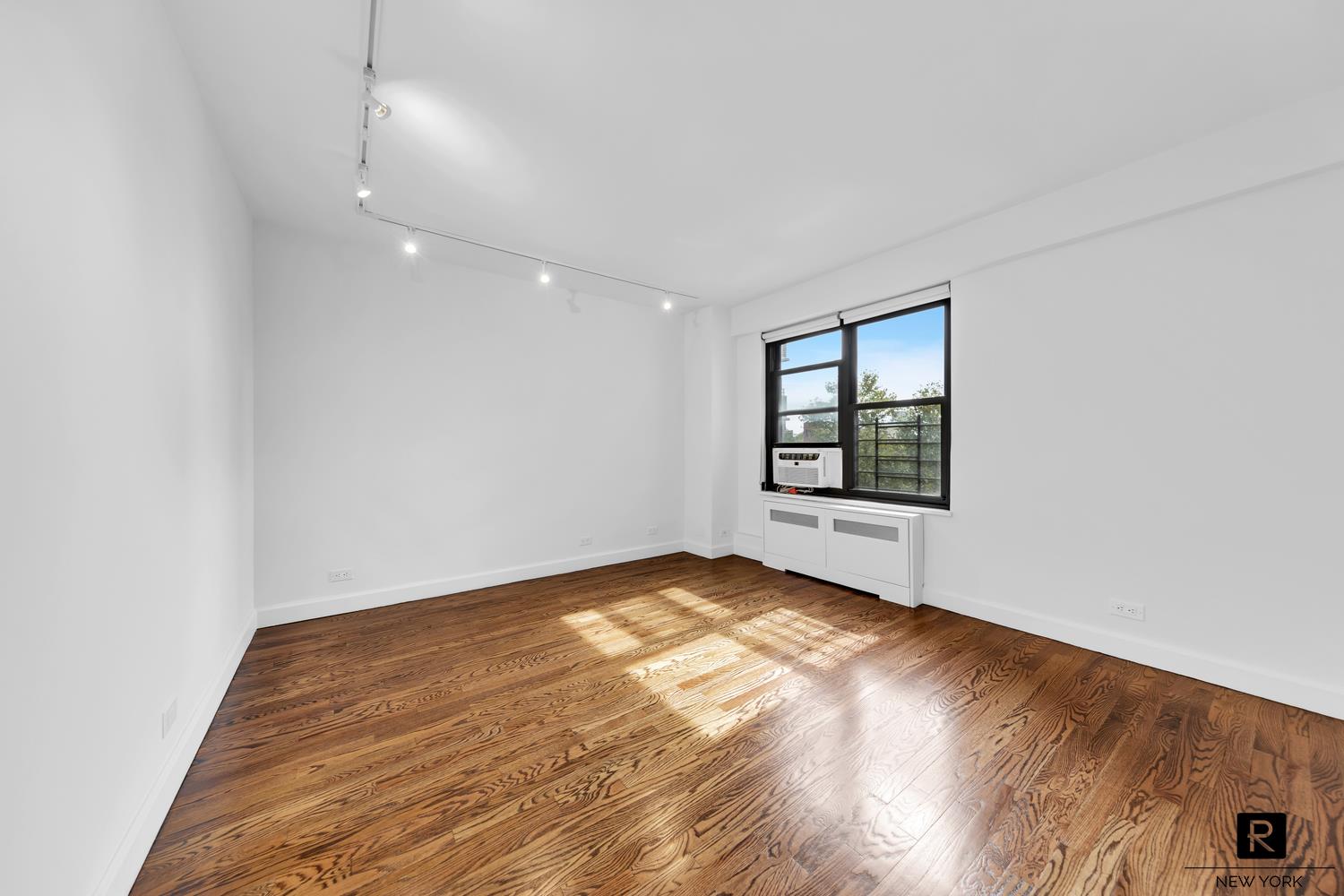 264 E Broadway C-405