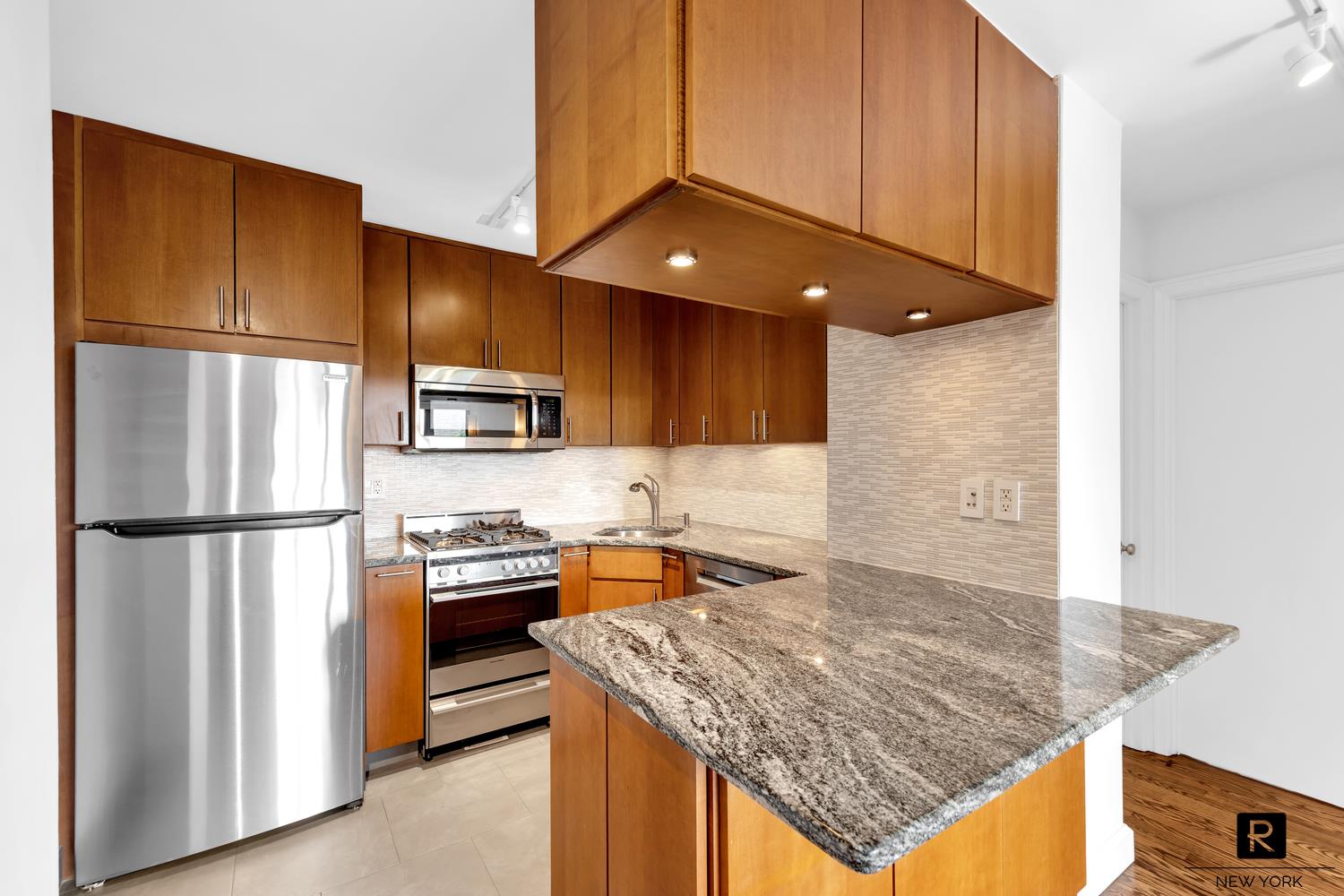 264 E Broadway C-405
