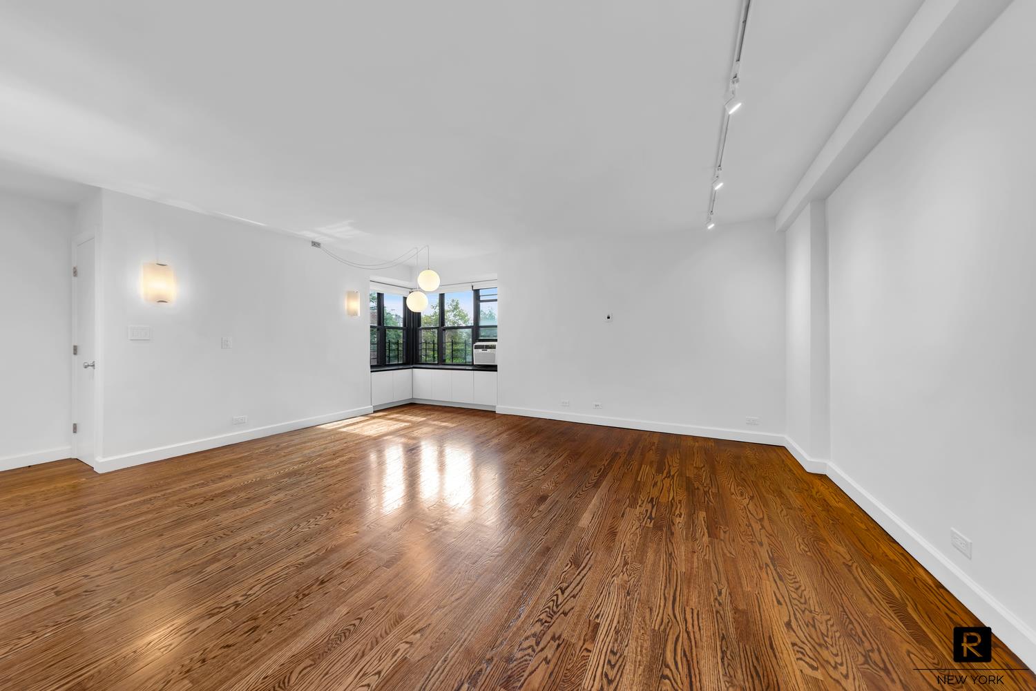 264 E Broadway C-405