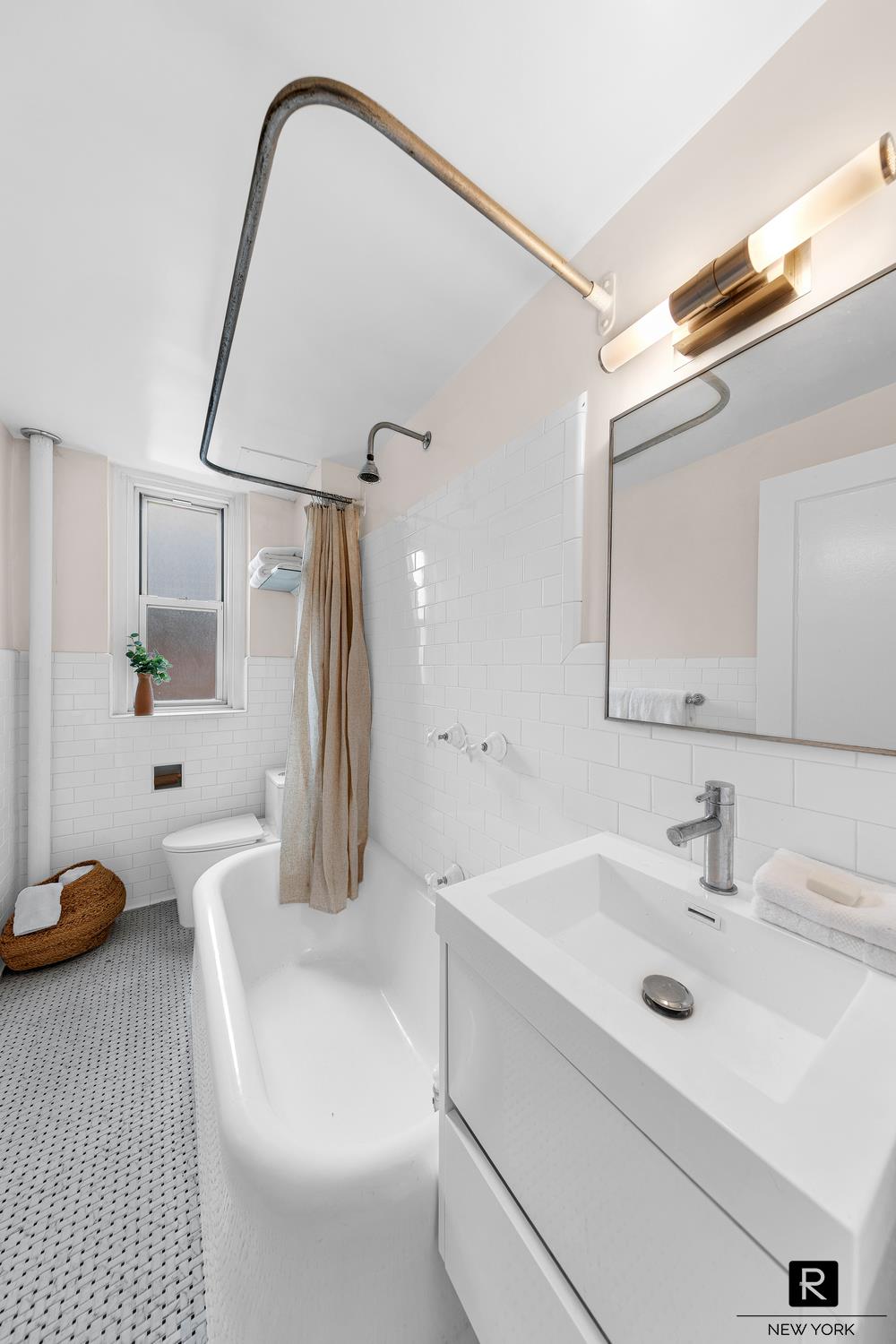 365 W 20th Street 6-DE